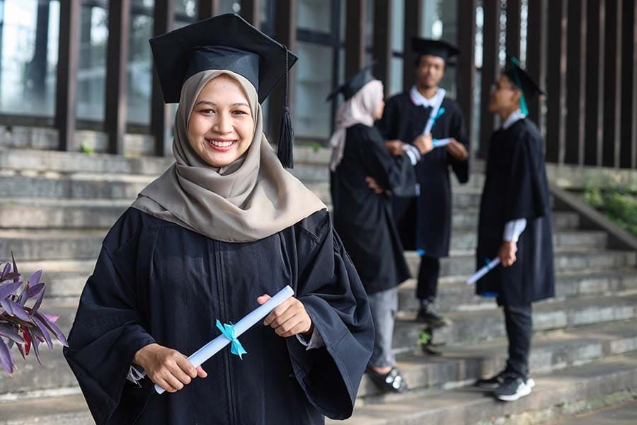 fresh graduates, graduation, money saving